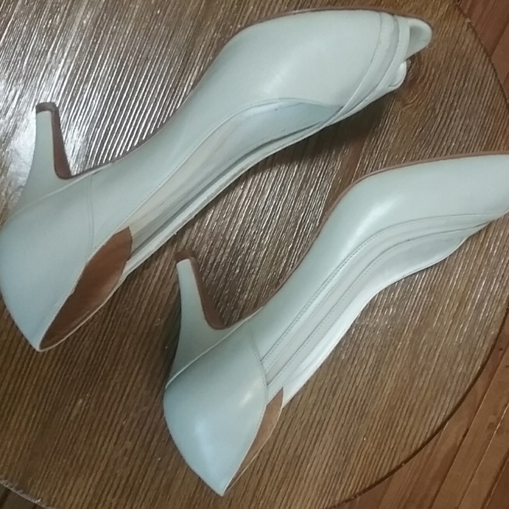 Evan Picone lite gray peep toe heels size 8